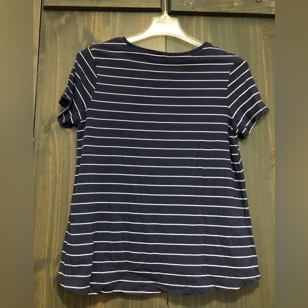 *SALE MUST GO*  Old Navy blue Striped short sleeve top size Medium - Picture 2 of 3